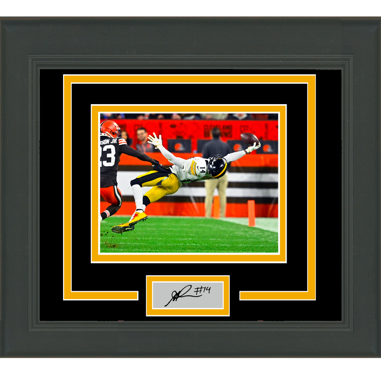 Framed George Pickens Catch Facsimile Laser Engraved Signature Auto Pittsburgh Steelers 11x14 Football Photo