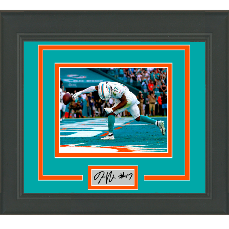 Framed Jaylen Waddle Facsimile Laser Engraved Signature Auto Miami Dolphins 11x14 Football Photo