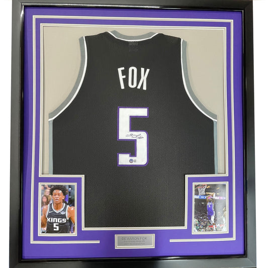 Framed Autographed/Signed De'Aaron Fox 35x39 Sacramento Black Basketball Jersey Beckett BAS COA