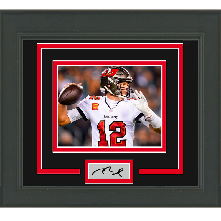 Framed Tom Brady Facsimile Laser Engraved Signature Auto Tampa Bay Buccaneers 11x14 Football Photo