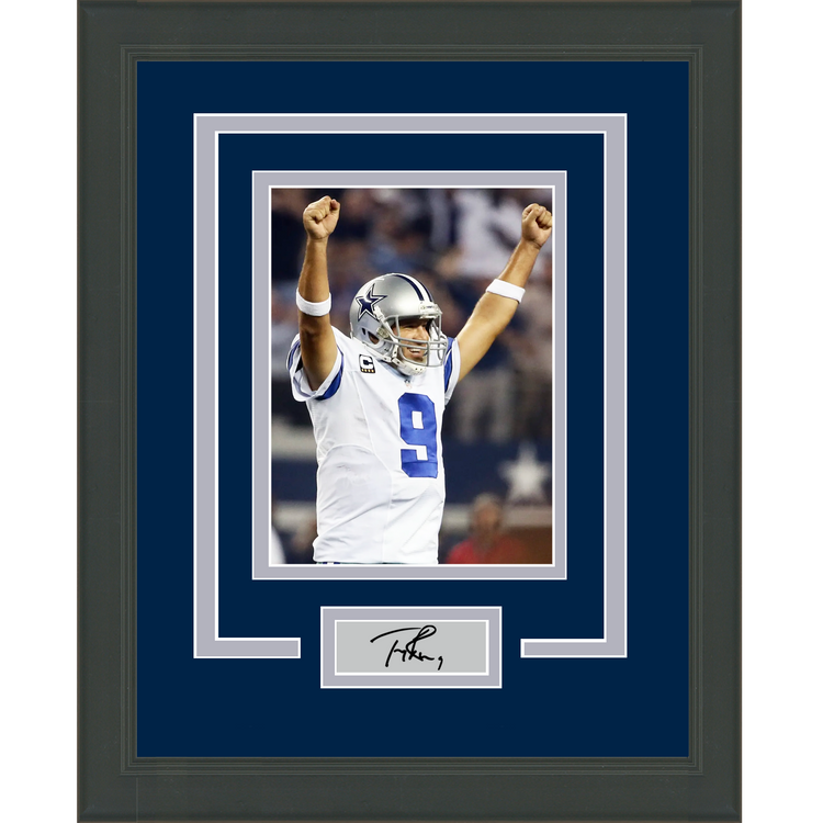 Framed Tony Romo Facsimile Laser Engraved Signature Auto Dallas Cowboys 11x14 Football Photo
